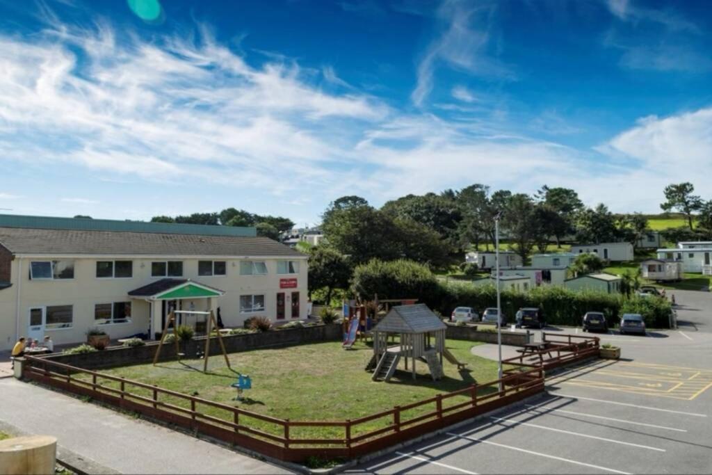 8 Sleep Chalet At Newquay Away Resorts Nb160 Exterior photo